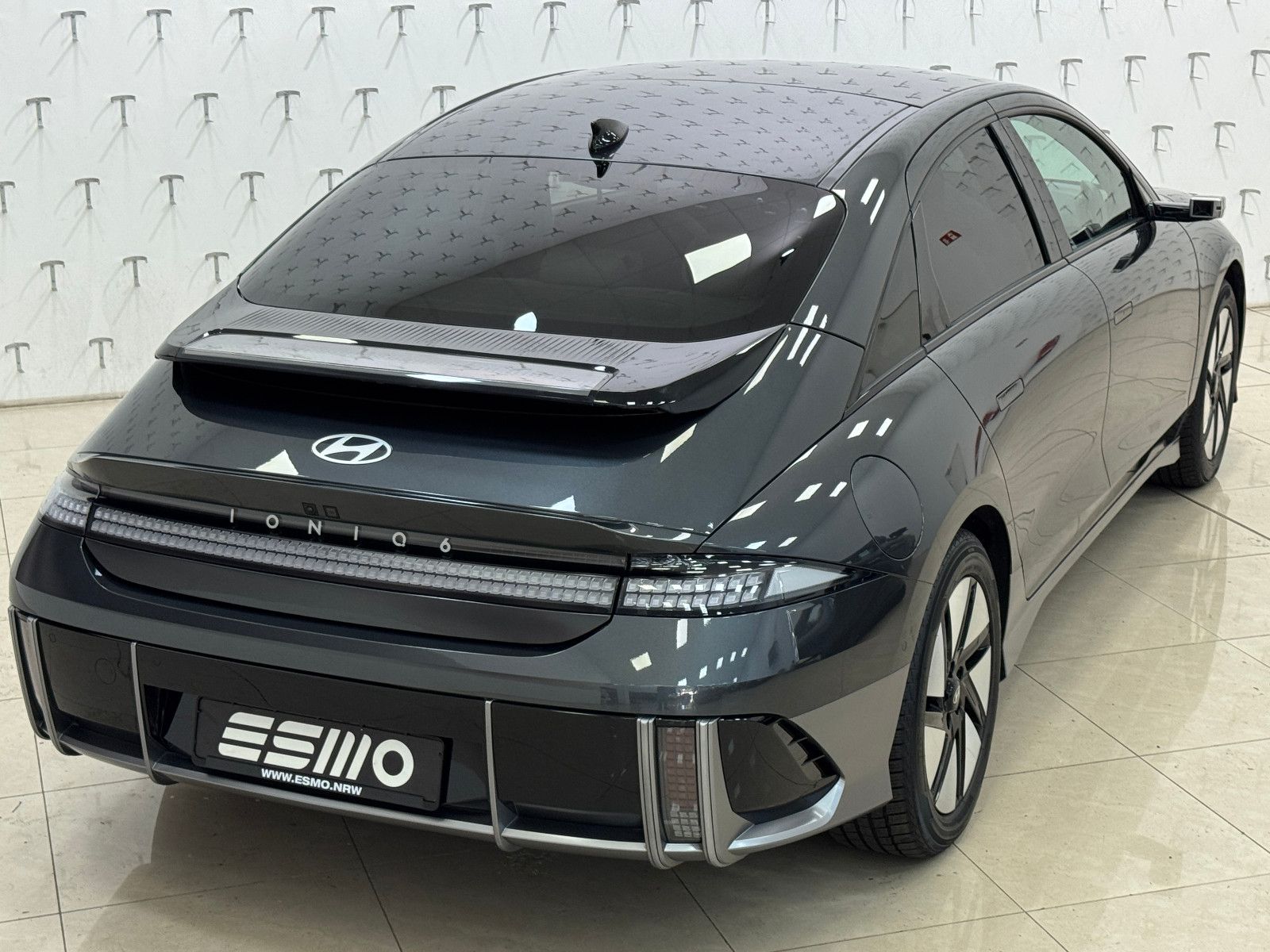 Hyundai IONIQ 6 77,4kWh 325ps 4WD Uniq PANO & DIGI NON