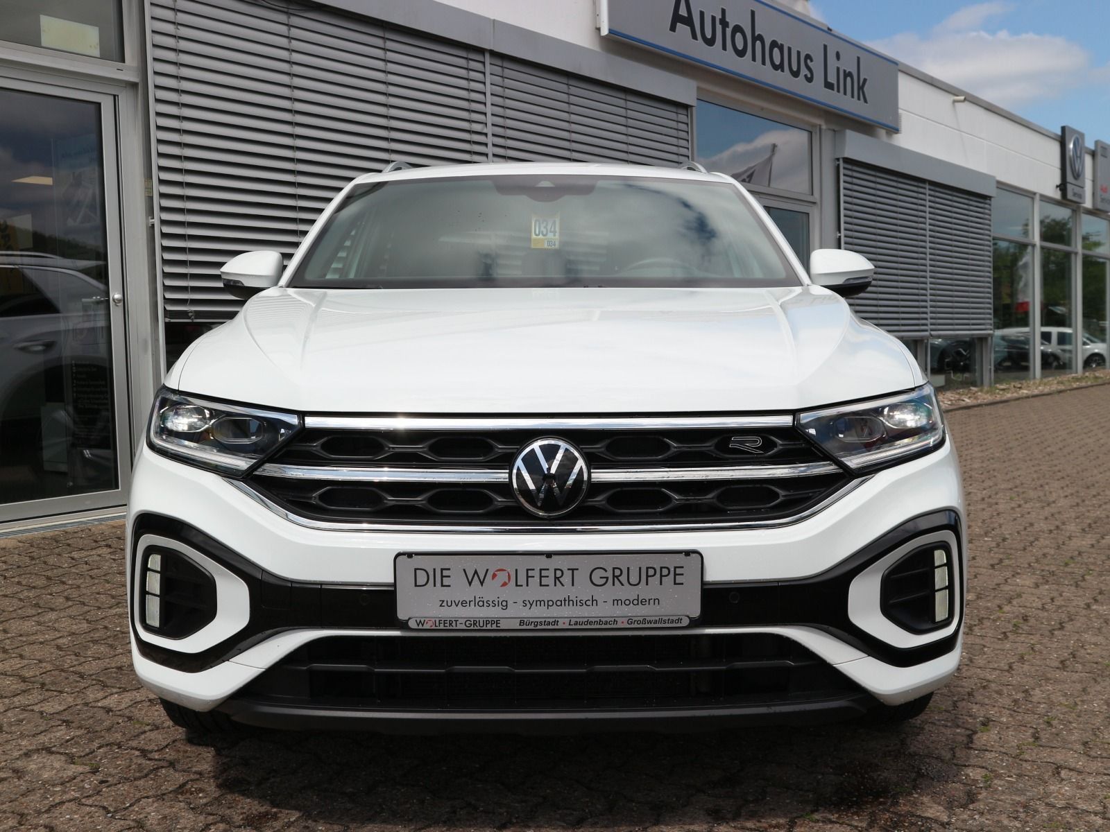 Volkswagen T-Roc R-Line 1.5 TSI DSG - Samsaru's Car Outlet