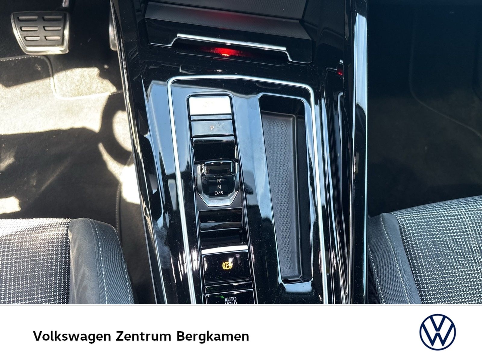 Volkswagen Golf 2.0 GTD ALU19 PANO H.KARDON MATRIX BLACK