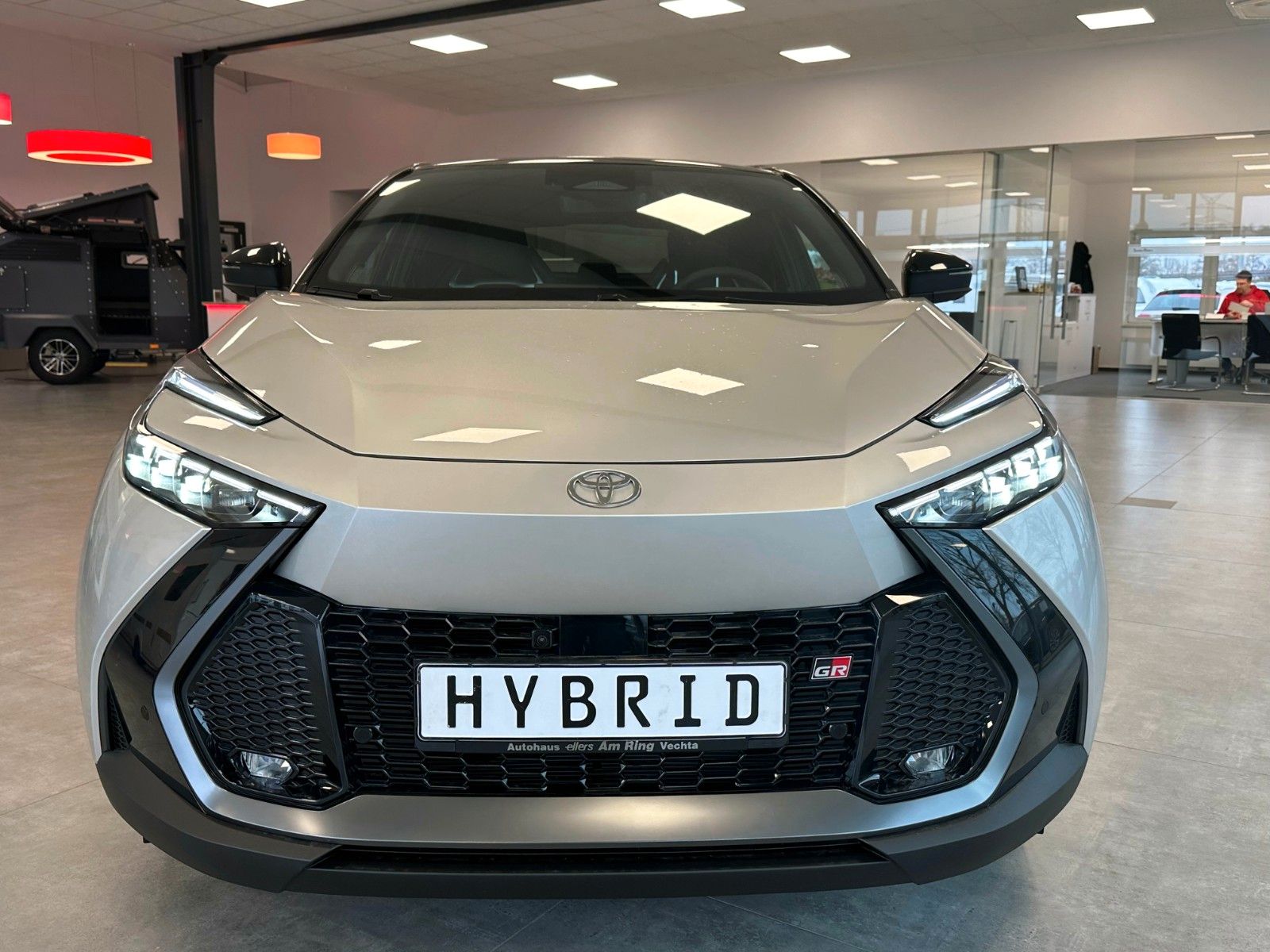 Toyota C-HR HYBRID 2.0 GR SPORT PREMIERE 4x4 SOFORT !