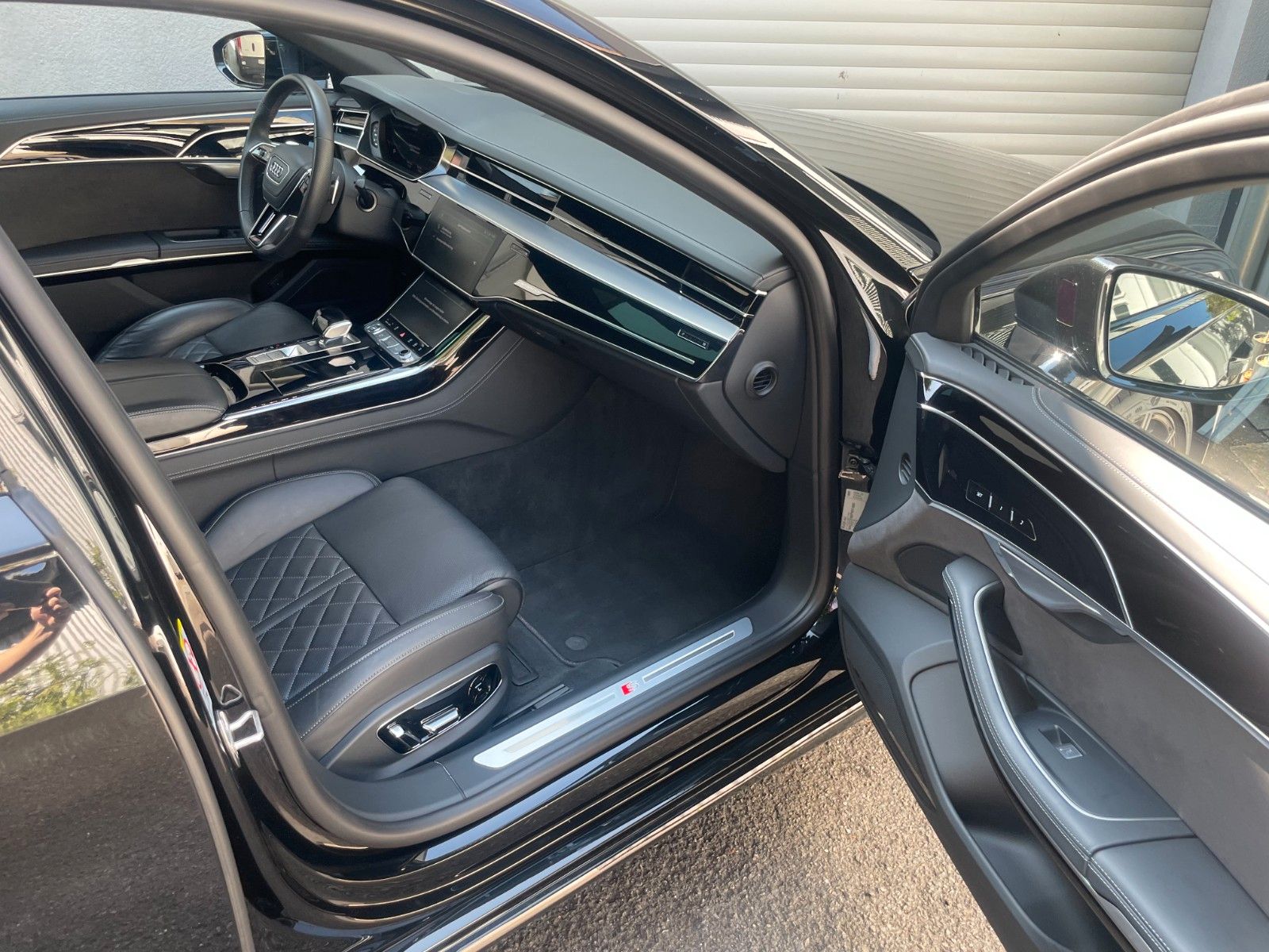 Audi A8 50 TDI quattro S line - Samsaru's Car Outlet