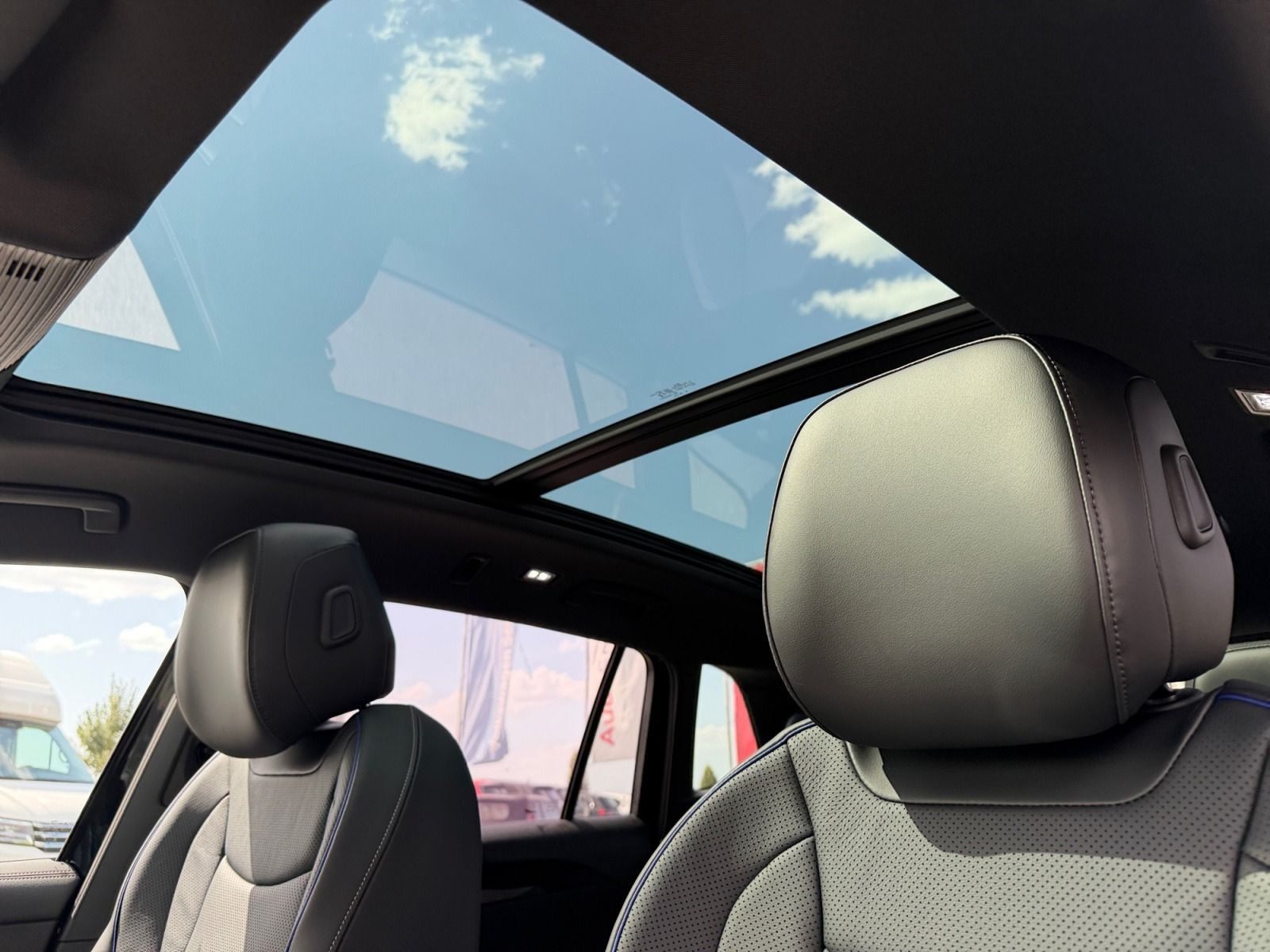 Volkswagen Tiguan R-Line 2,0 l TSI *4MOTION*LEDER*360°*AHK*