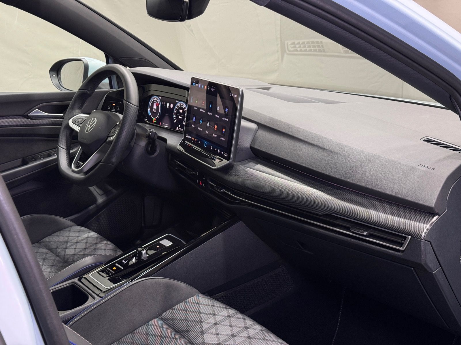 Volkswagen Golf R-Line 1.5 eTSI DSG | MATRIX NAVI PANO AHK