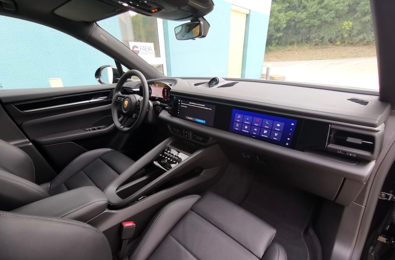 Porsche Macan - Samsaru's Car Outlet