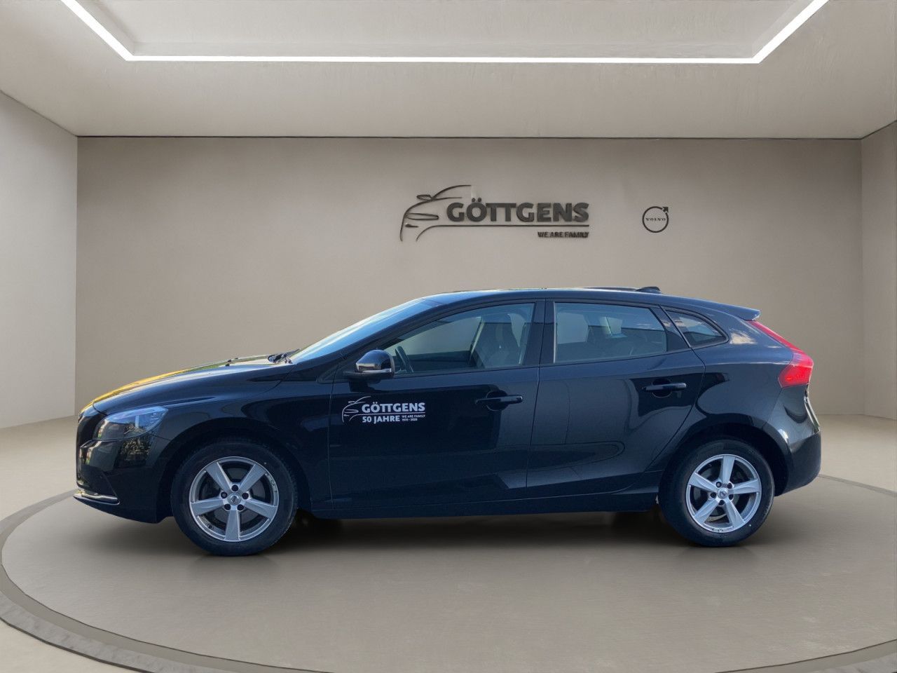 Volvo V40 T2 KINETIC NAVI KLIMAAUTOMATIK PDC Bluetooth
