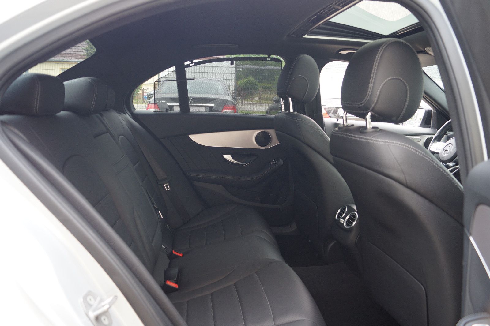 Mercedes-Benz C 220 d AMG - Samsaru's Car Outlet