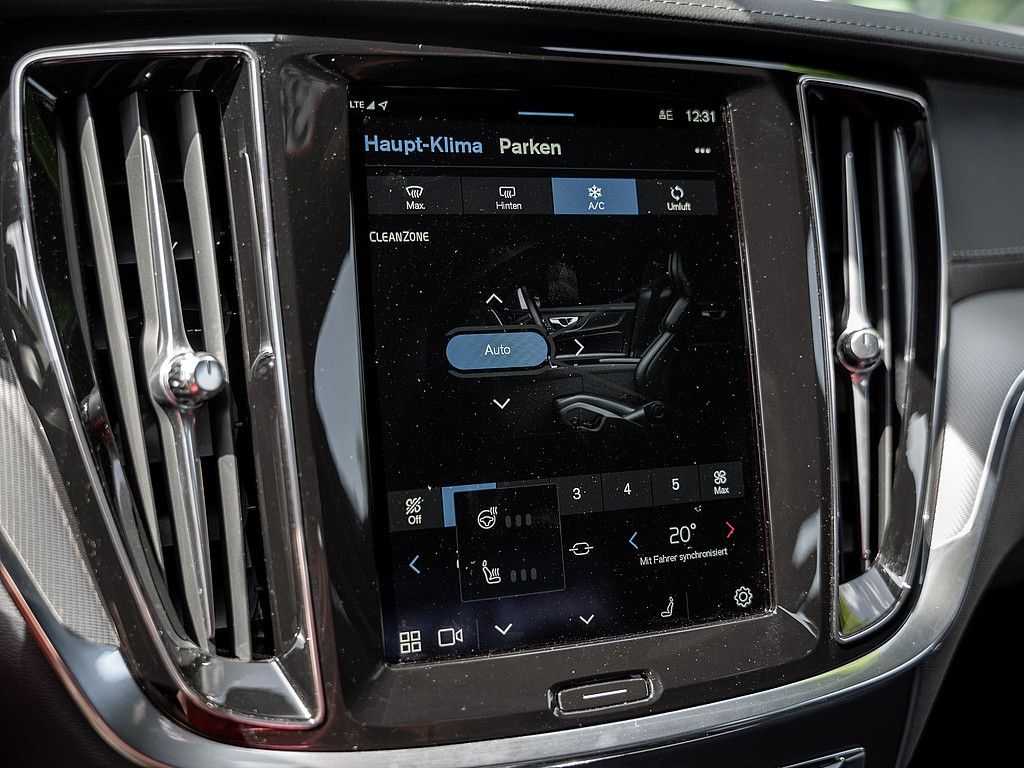 Volvo S60 T8 AWD Ultimate Dark AWD HUD 360° B&W PANO