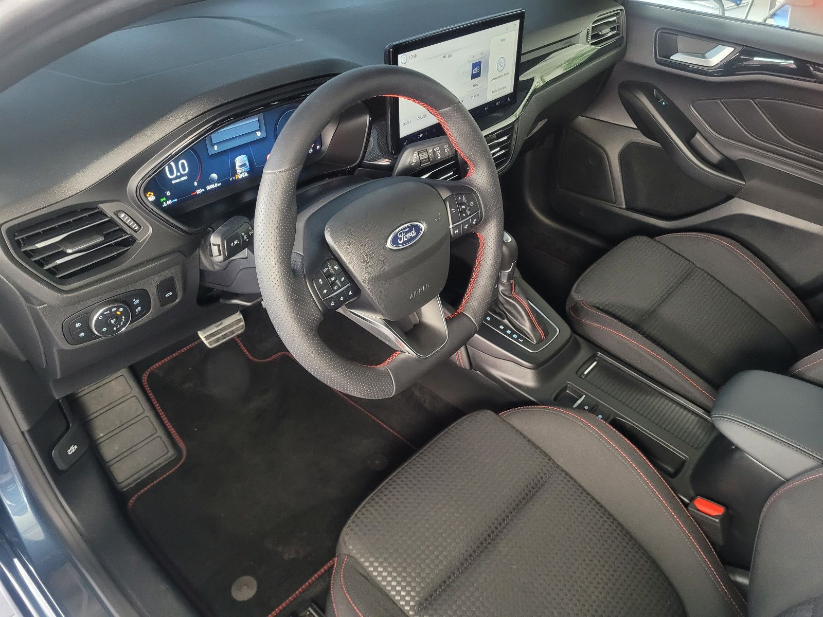 Ford Focus EcoBoost mHEV Autom. ST-Line X m. ACC/LED