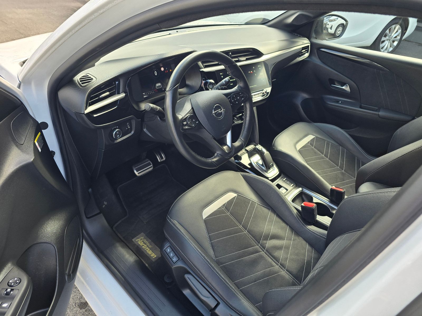 Opel Corsa F Ultimate - Samsaru's Car Outlet