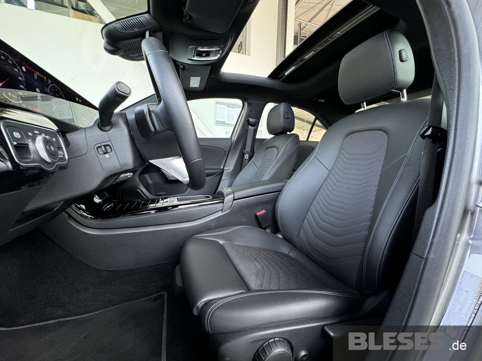 Mercedes-Benz A 200 Limousine - Samsaru's Car Outlet