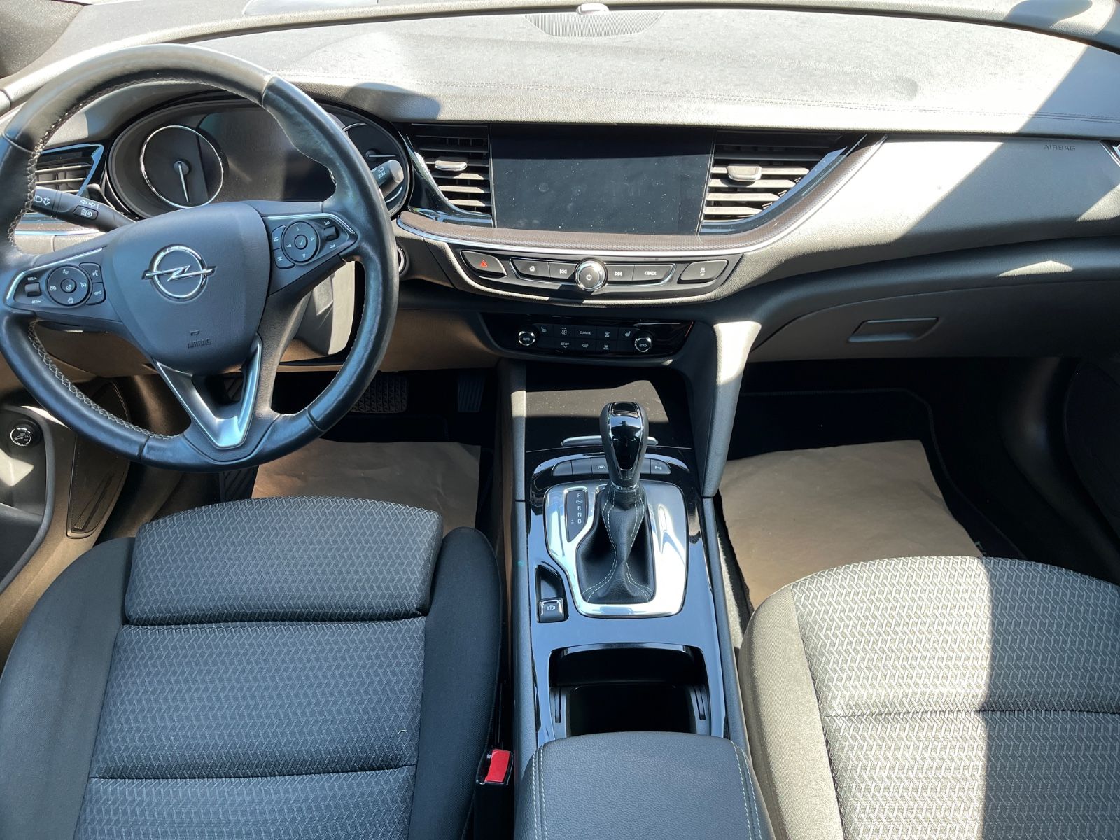 Opel Insignia B ST 1,5 D Aut. Business - Samsaru's Car Outlet