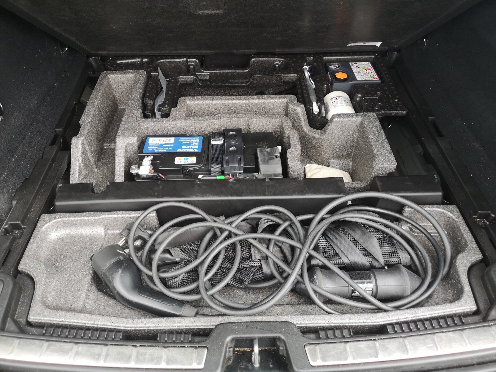 Volvo XC60 Recharge T6 Inscription - Samsaru's Car Outlet