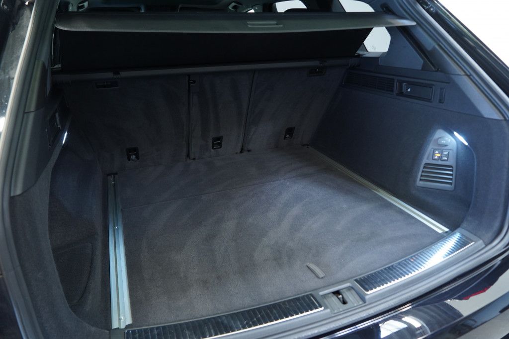 Volkswagen Touareg 4.0 TDI DSG 4M R line - Samsaru's Car Outlet