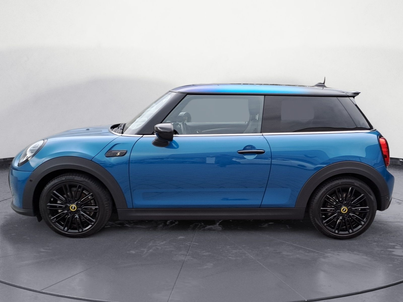 MINI Cooper SE MINI Electric Collection - Samsaru's Car Outlet