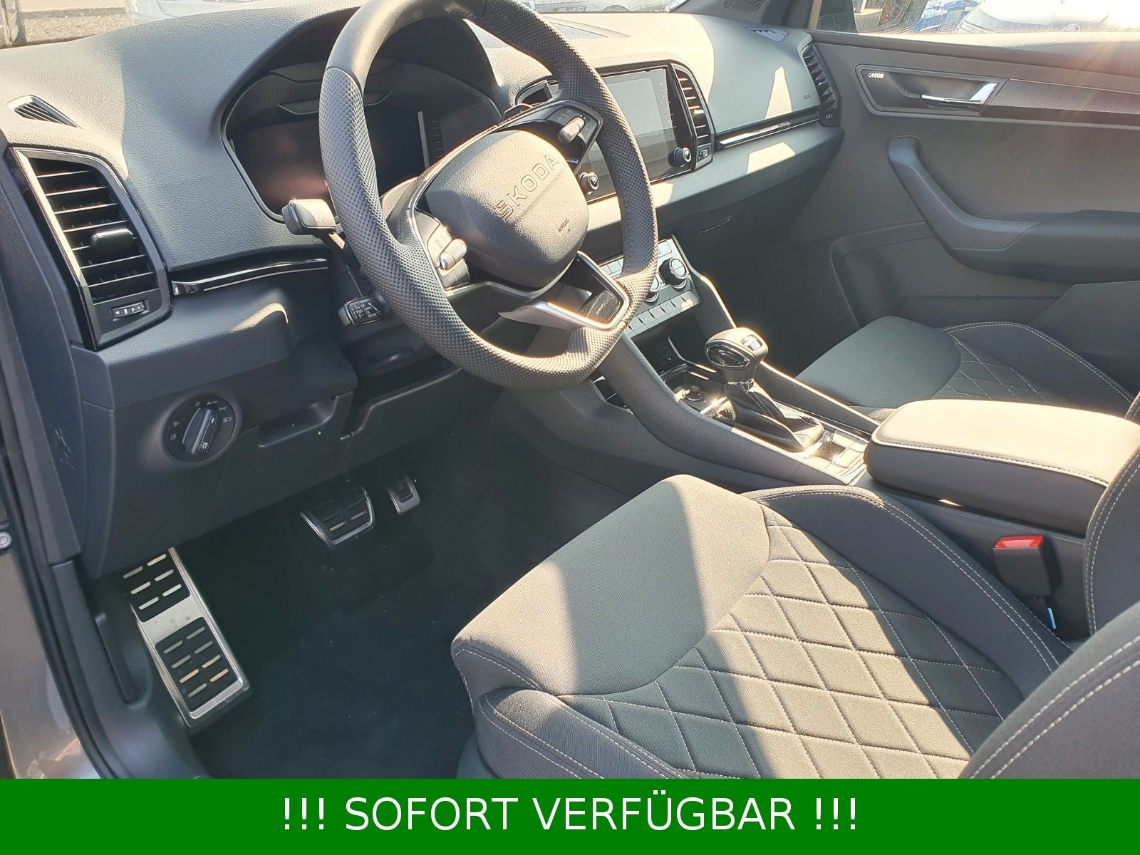 Skoda Karoq 1.5TSI DSG Sportline *19"*AHK*5J. *CANTON*