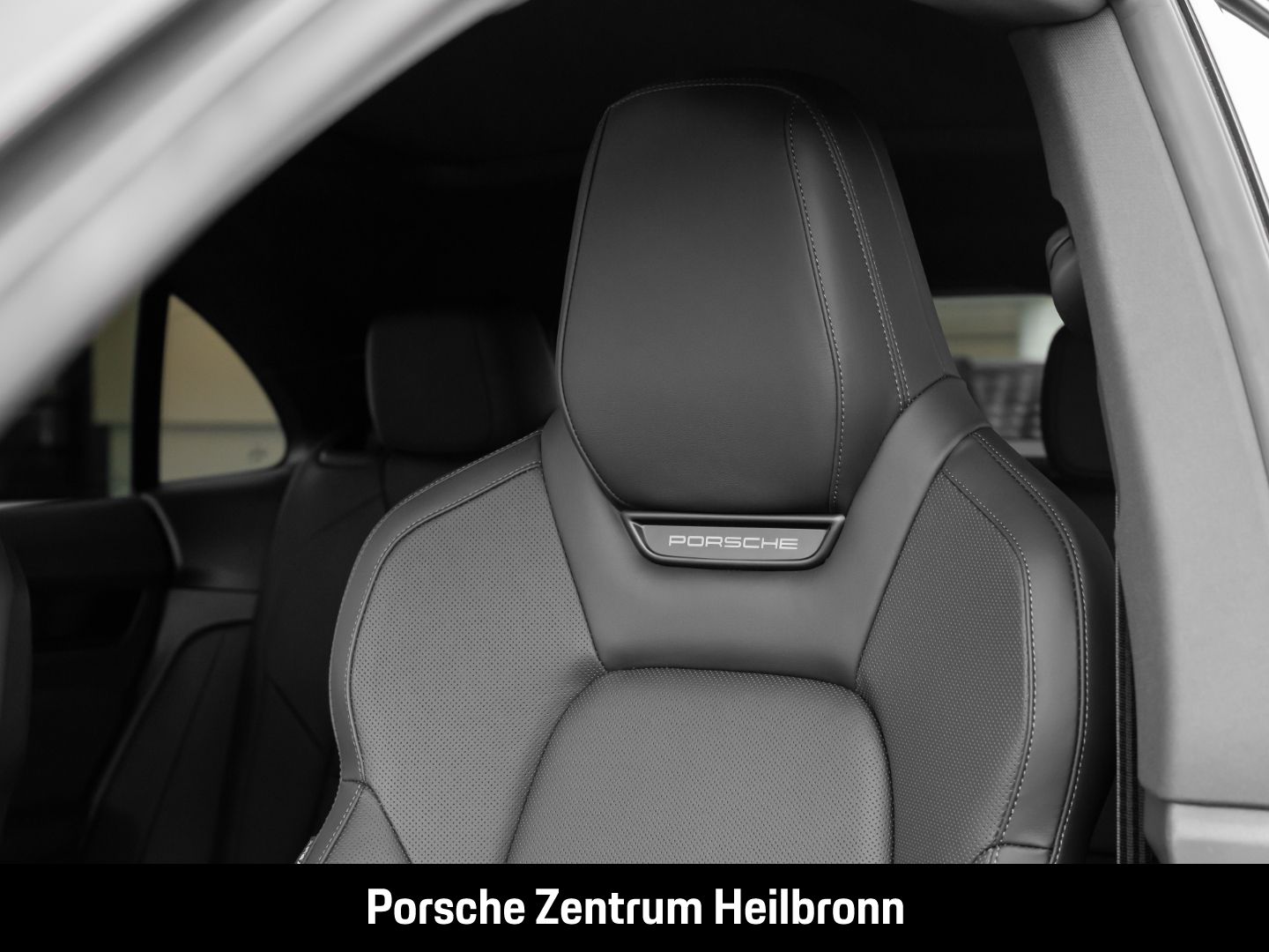 Porsche Macan 4 Surround-View LED-Matrix Luftfederung