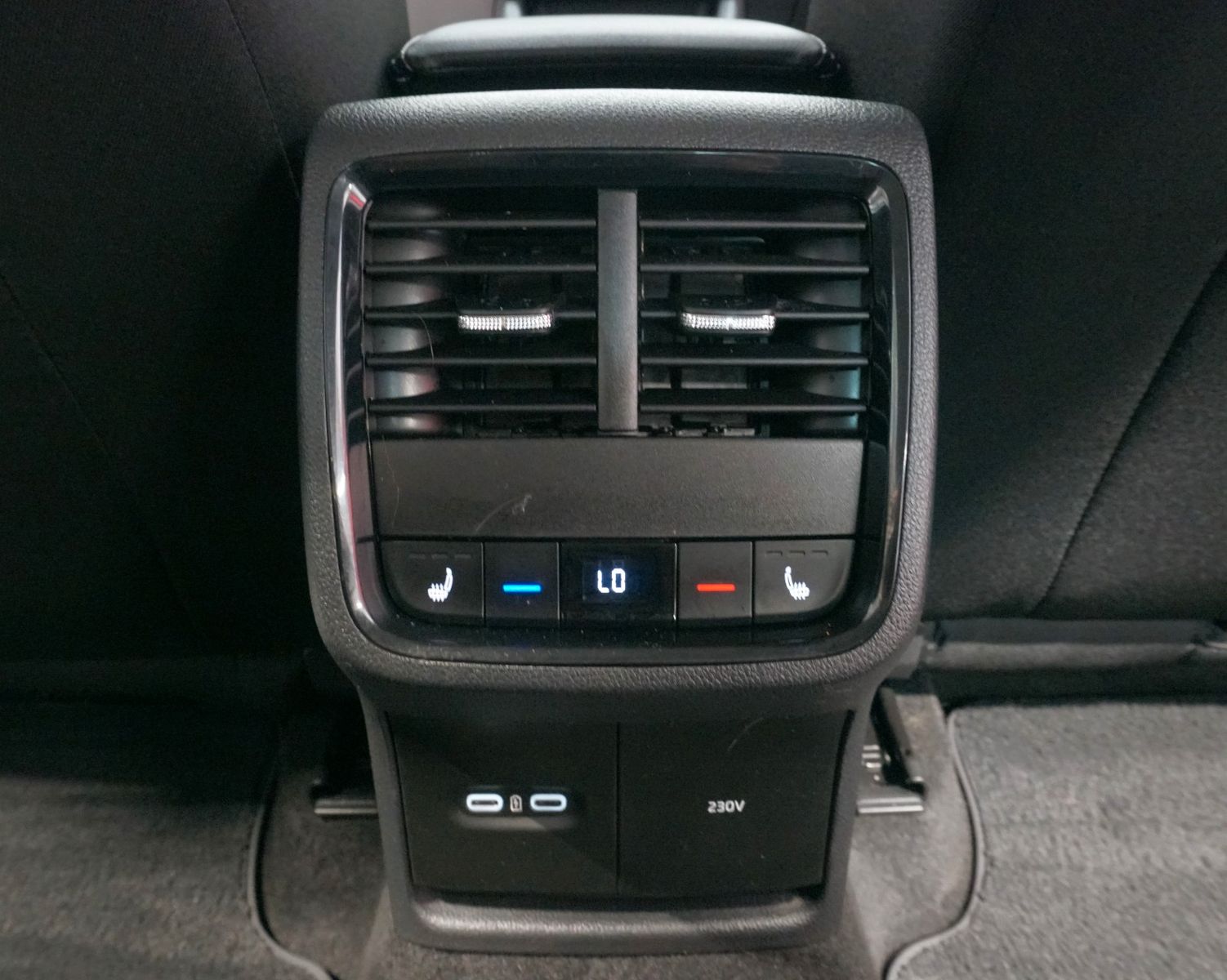 Skoda Octavia Lim. Ambition 2.0TDI*AHK*ACC*RfK*Massage