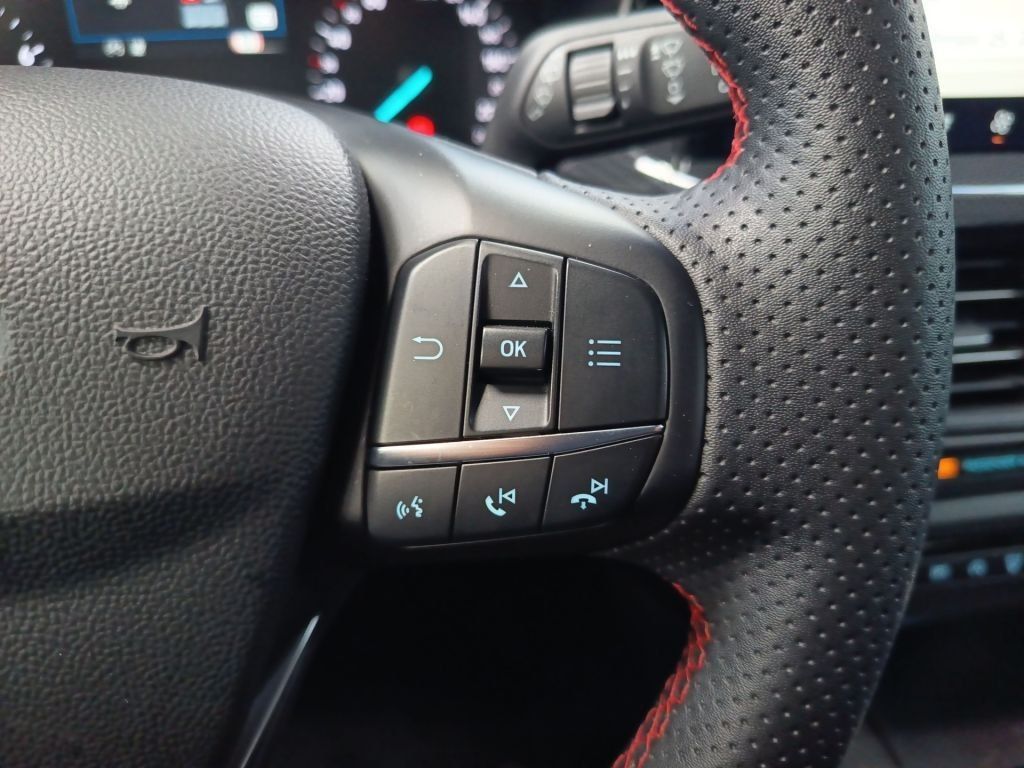 Ford Focus Turnier 1.0 EcoBoost Hybrid Aut. ST-LINE