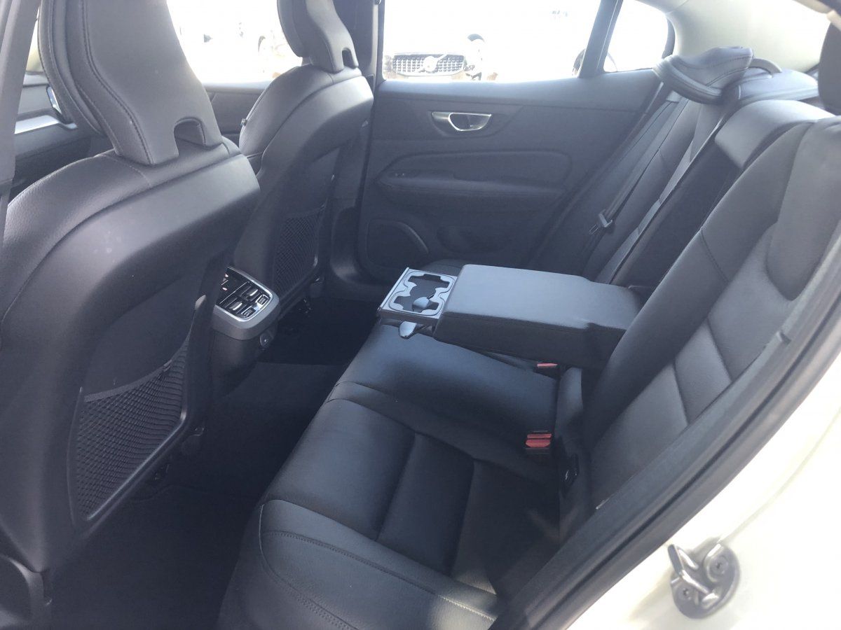 Volvo S60 B5 AWD Ultimate Dark