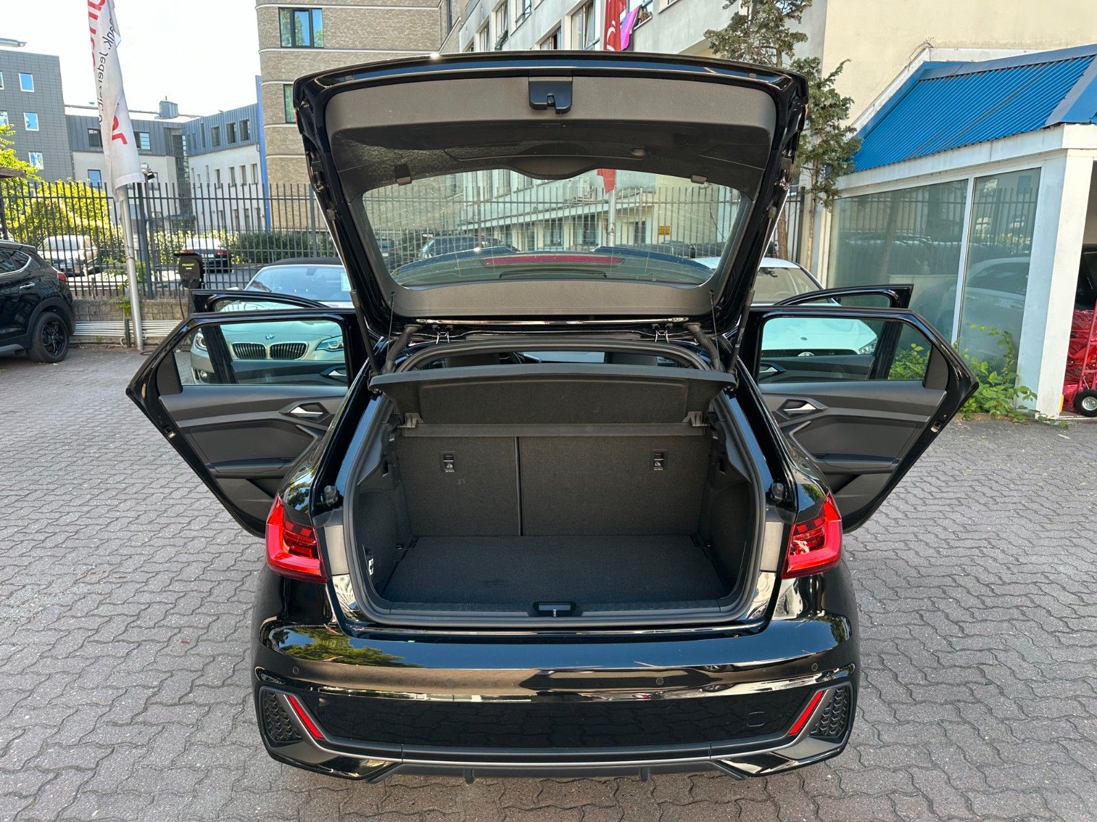 Audi A1 30 TFSI S line*LEDER*NAVI*SHZ*LED*MMI*APS+