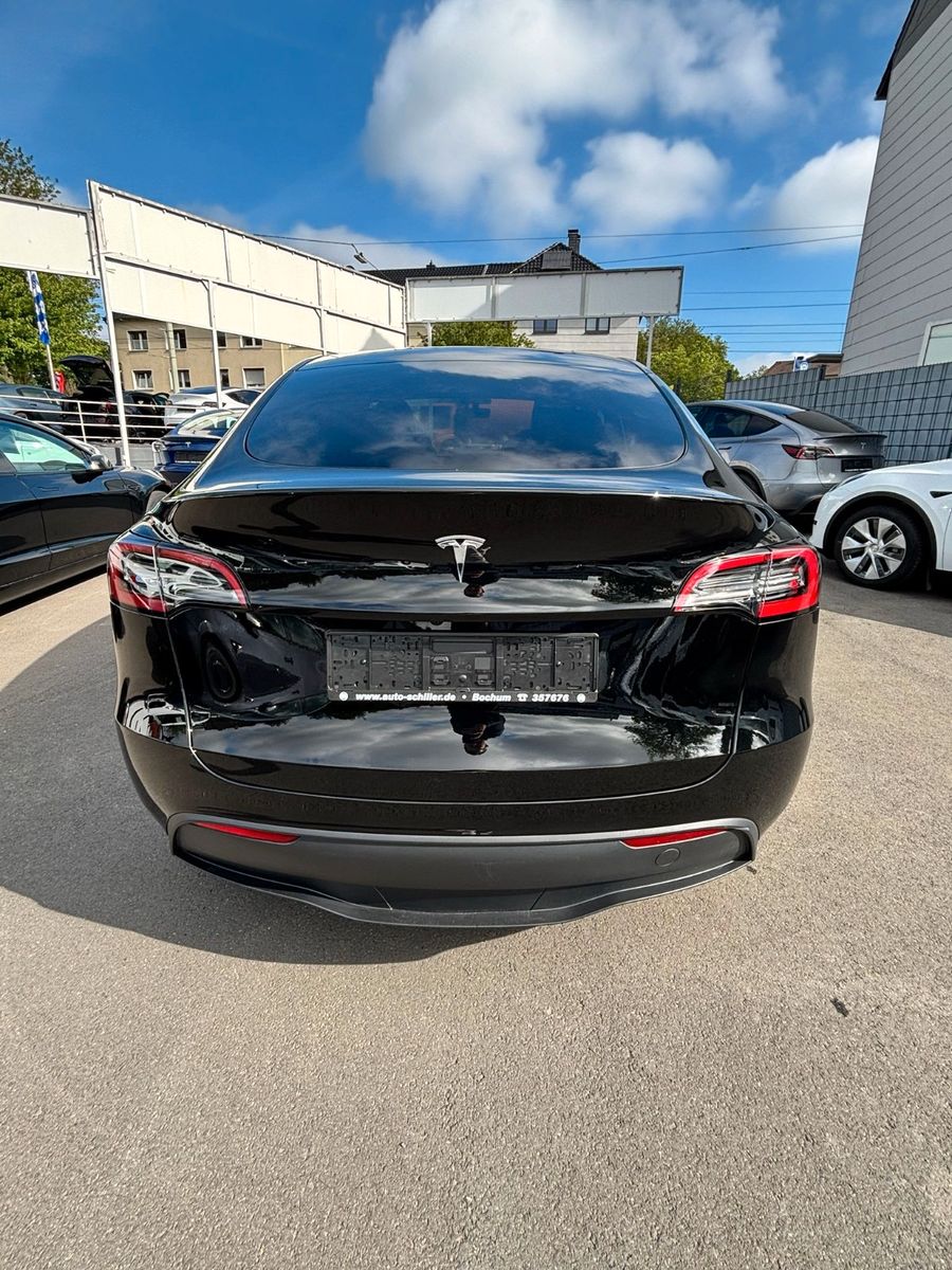 Tesla Model Y Basis RWD # black # AHK # MWST.