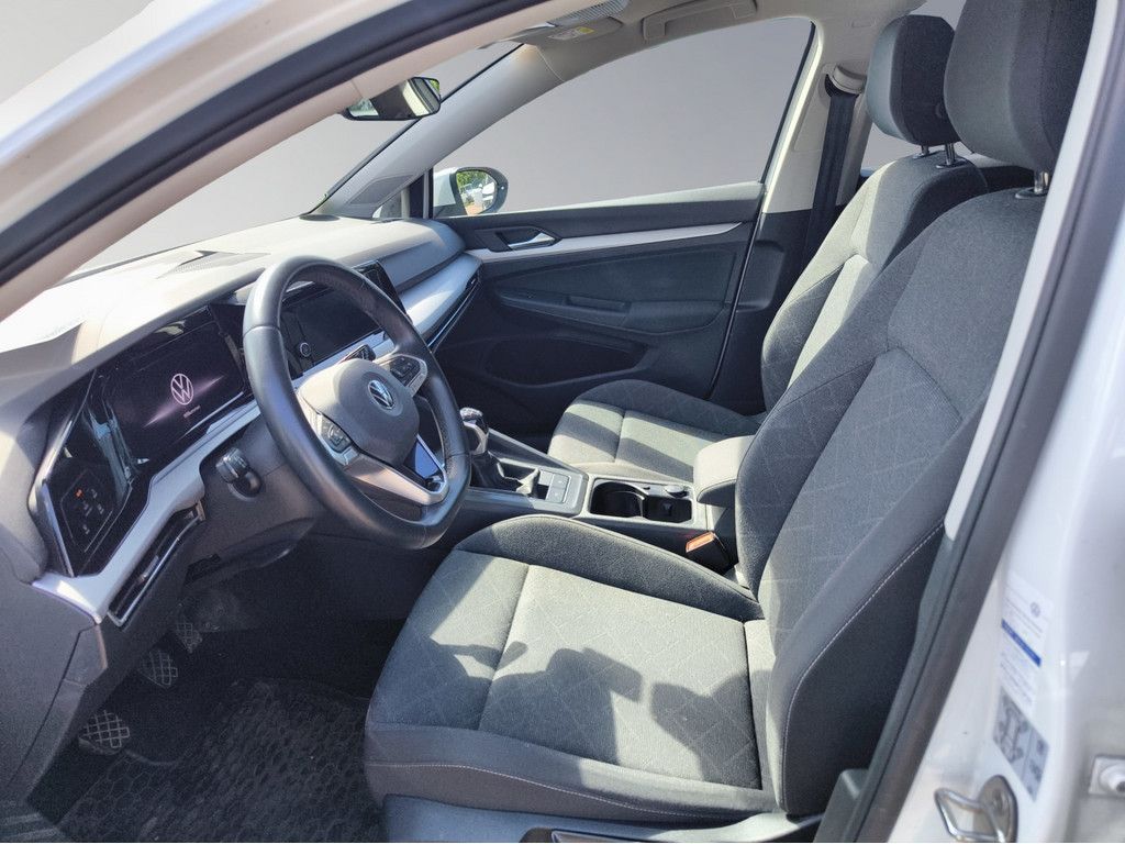 Volkswagen Golf VIII Life - Samsaru's Car Outlet