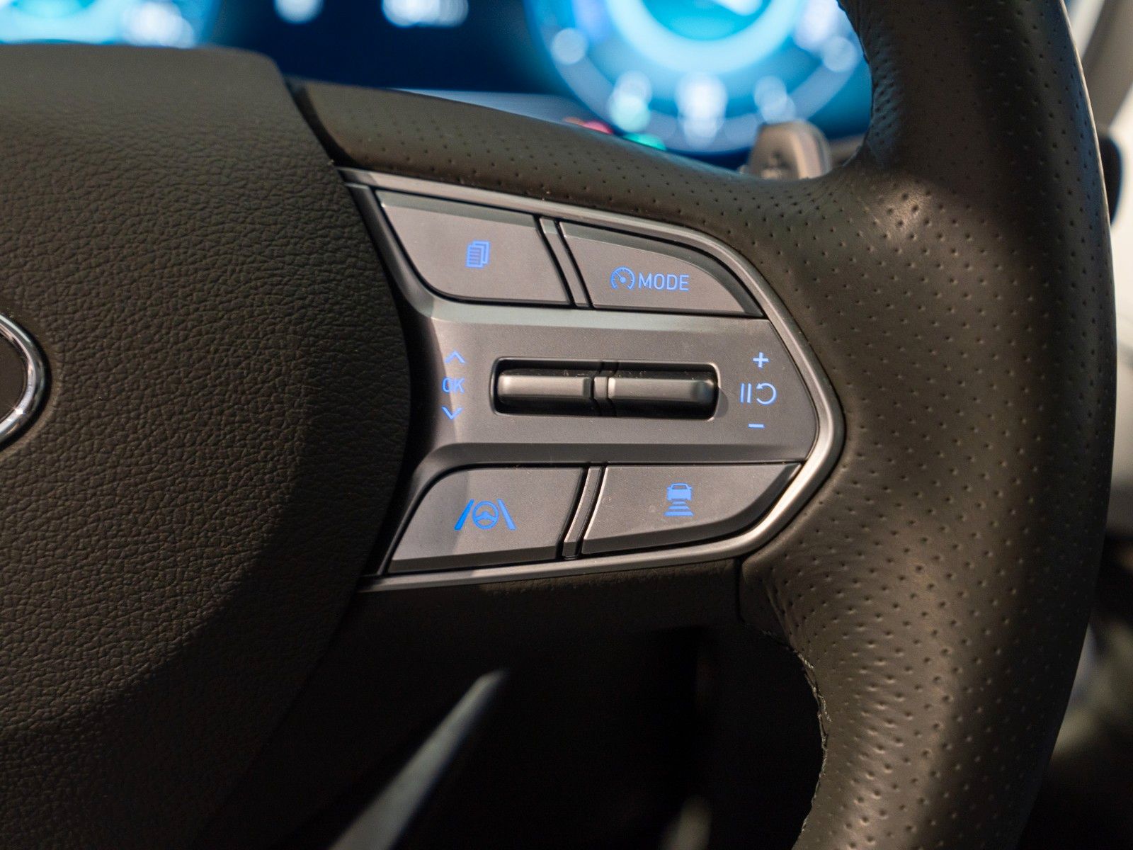 Hyundai Santa Fe Signature Plug-In Hybrid 4WD - Samsaru's Car Outlet