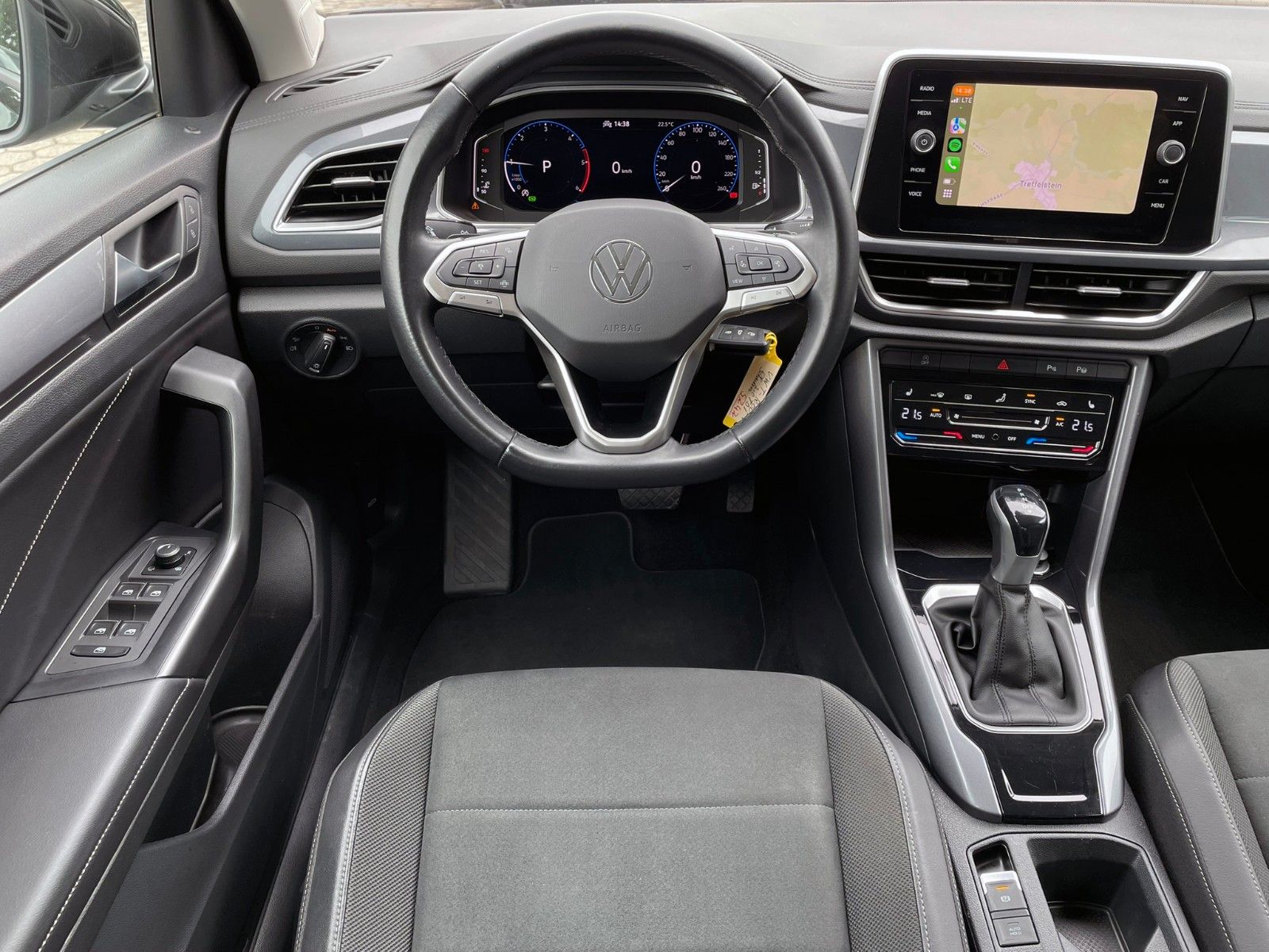 Volkswagen T-Roc Style - Samsaru's Car Outlet