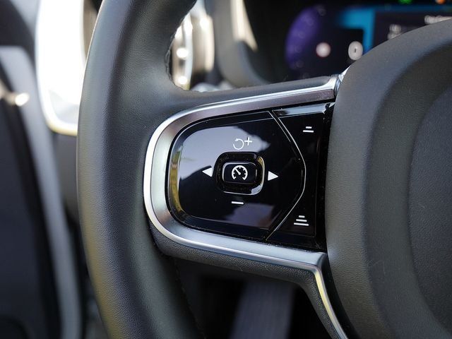 Volvo XC60 B4 Plus Dark SHZ H/K HGSD NAVI FACEL. LED
