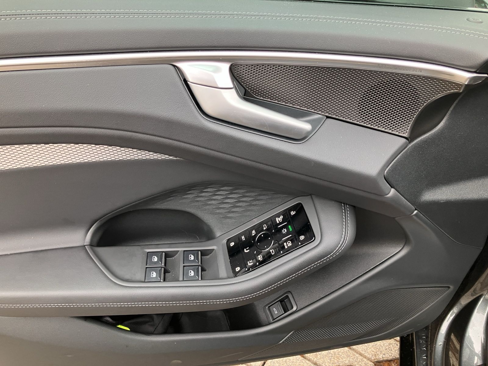 Audi A6 Limousine TFSI 2x S LINE LEDER HuD AHK BuO