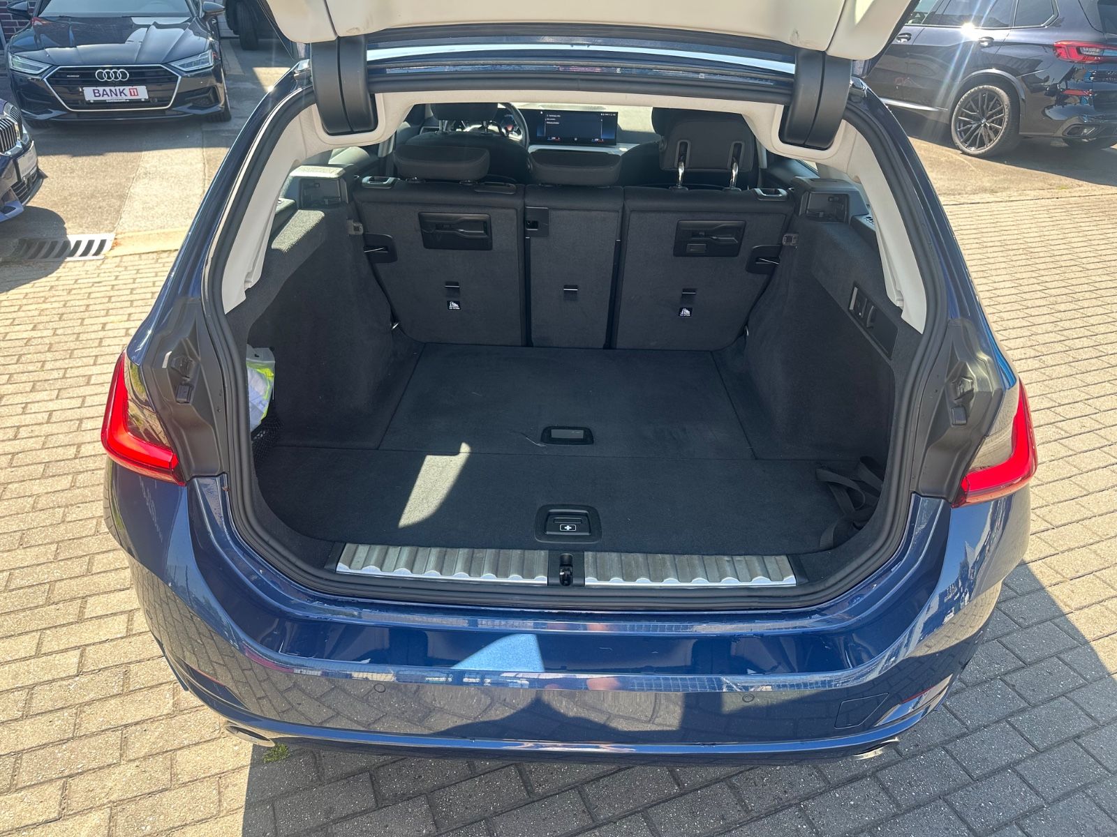 BMW 320 d Touring - Samsaru's Car Outlet