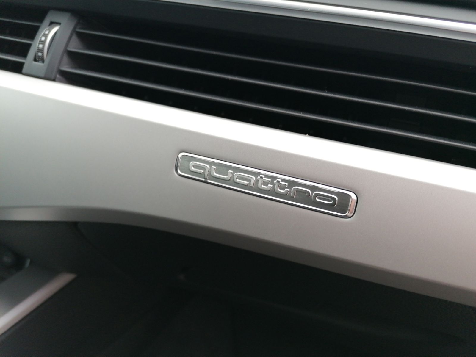 Audi A4 allroad quattro 2. 0 TFSI S tronic NAVI+AHK