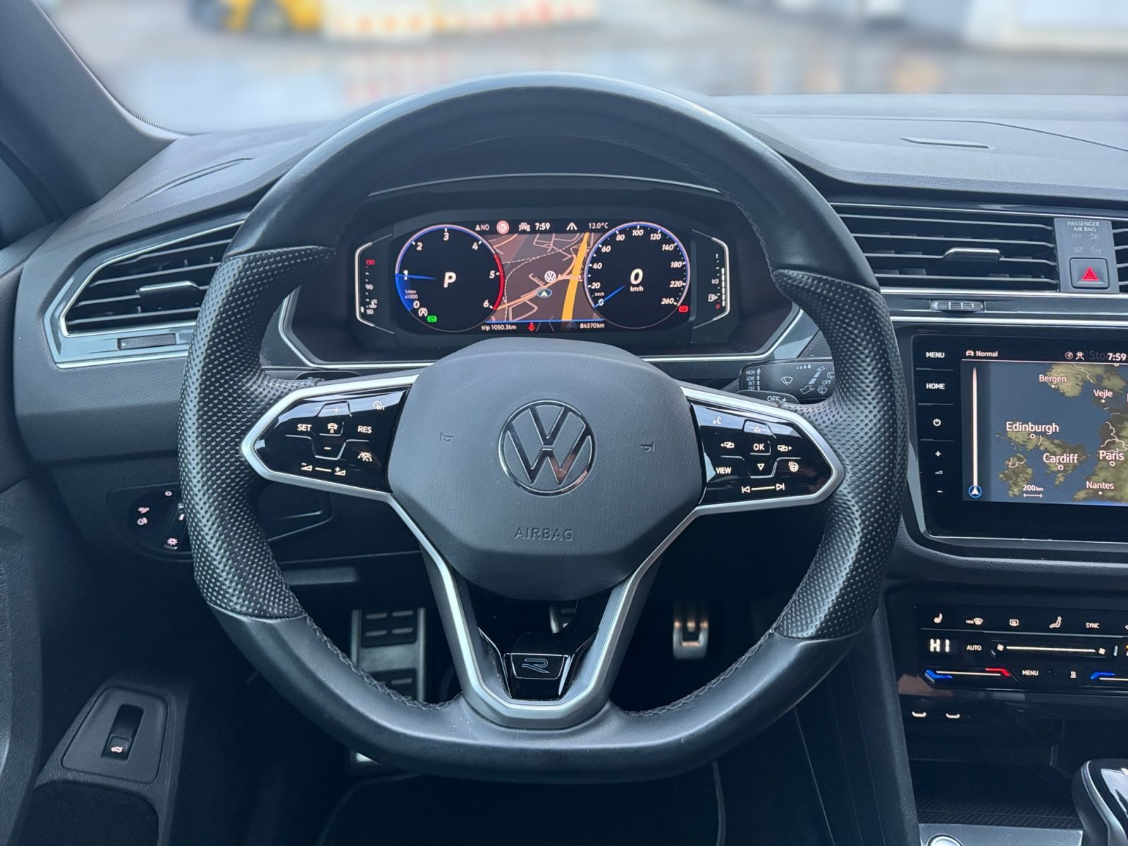 Volkswagen Tiguan R-Line 2.0TDI 4M AHK STANDH MATRIX
