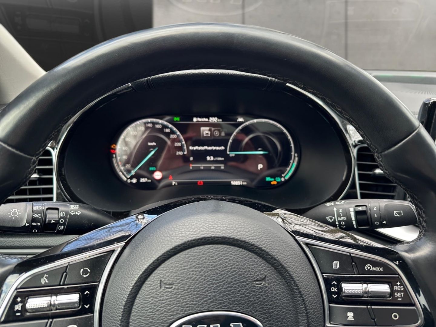 Kia XCeed PLATINUM Plug-in Hybrid - Samsaru's Car Outlet