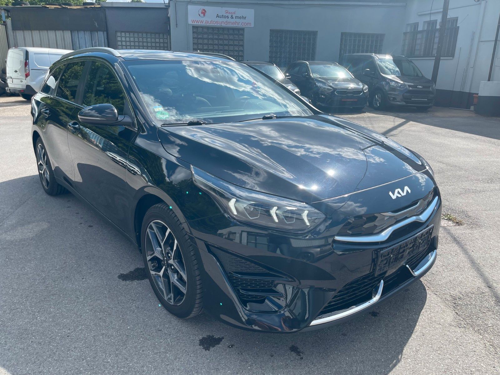 Kia Cee'd SW Platinum Plug-In - Samsaru's Car Outlet