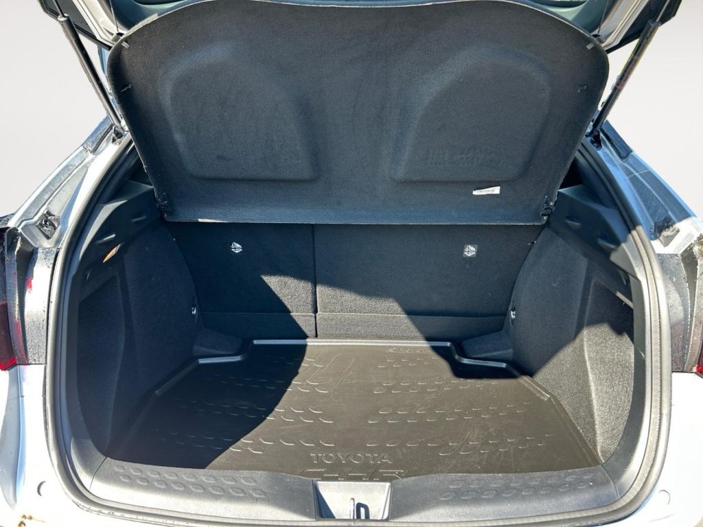 Toyota C-HR Hybrid Business-Edition - Samsaru's Car Outlet