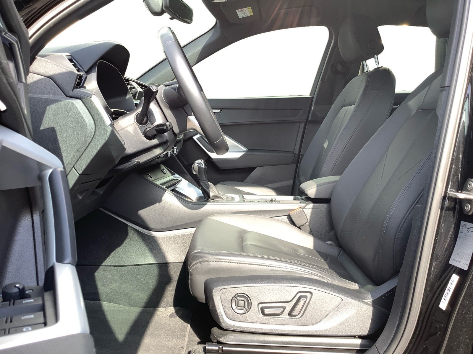 Audi Q3 advanced 45 TFSI quat. - Samsaru's Car Outlet