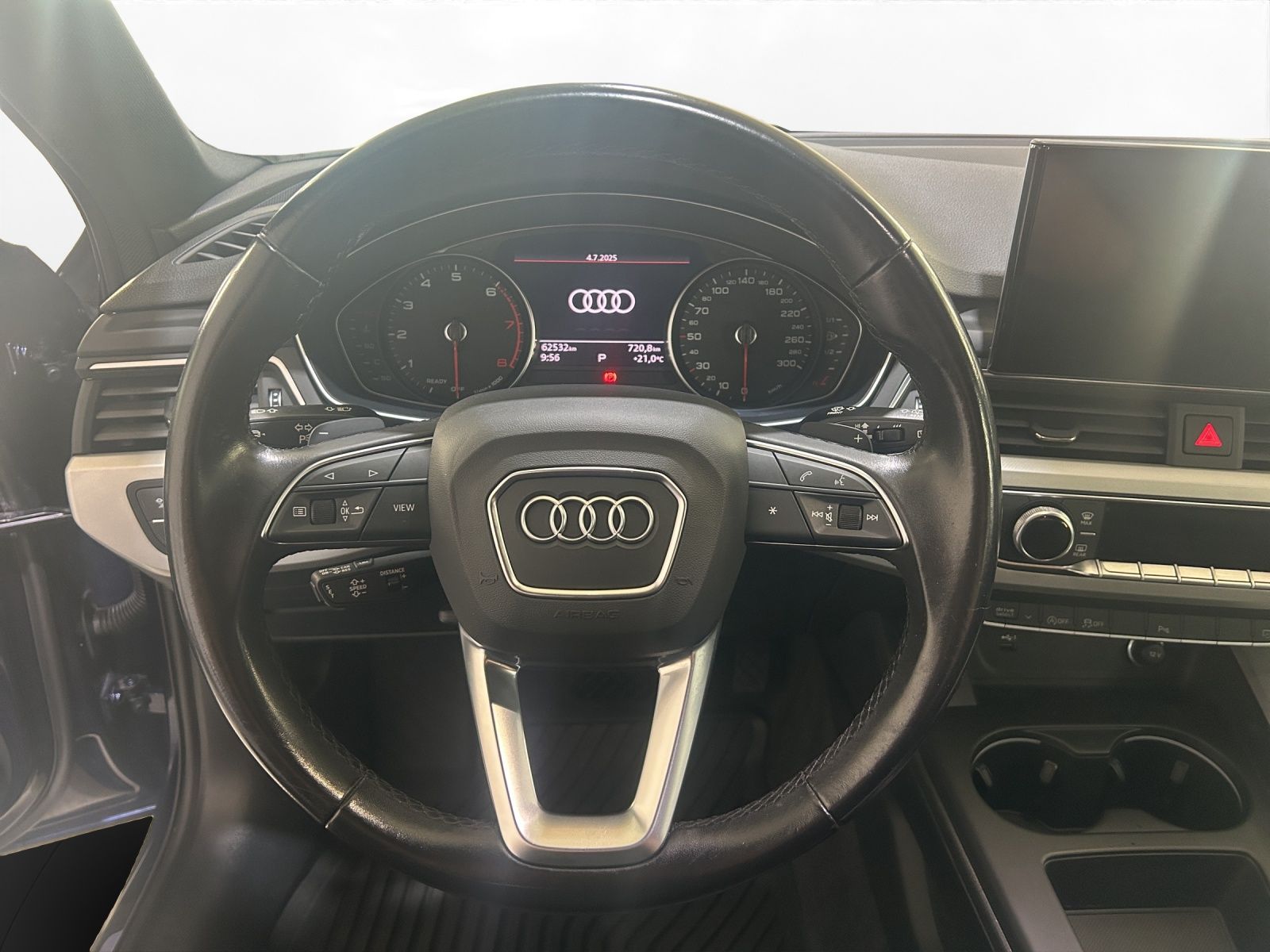 Audi A4 Avant 45 TFSI quattro S tronic - Samsaru's Car Outlet