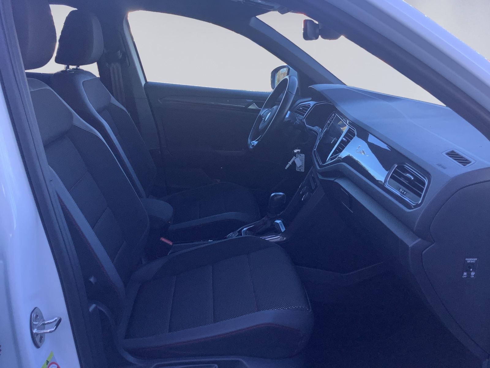 Volkswagen T-Roc 2.0TSI 4M DSG SPORT - Samsaru's Car Outlet