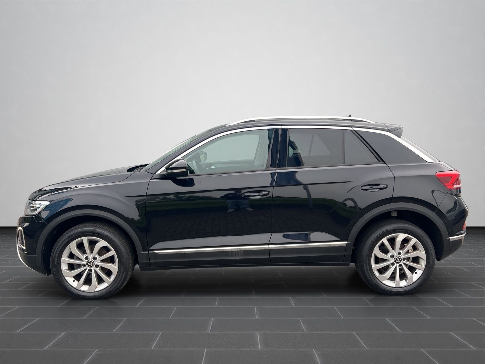 Volkswagen T-Roc 2.0 TDI Style - Samsaru's Car Outlet