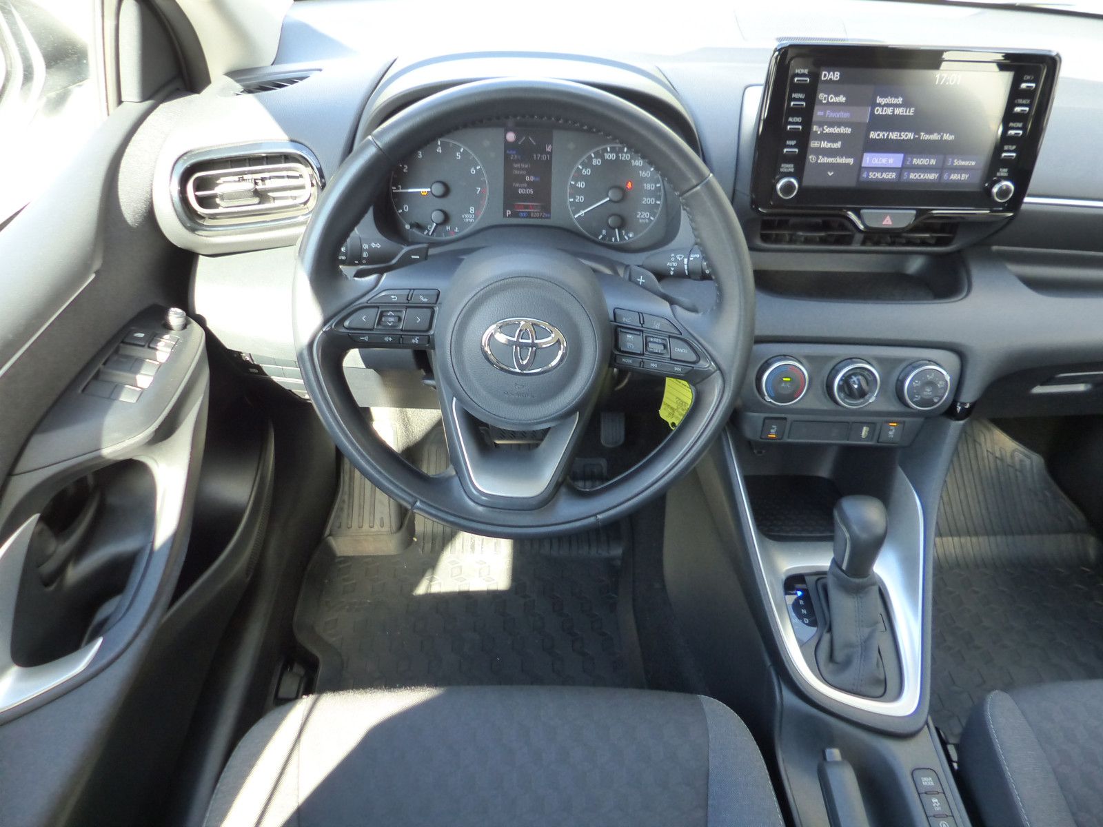 Toyota Yaris 1.5 VVT-iE Automatik Comfort - Samsaru's Car Outlet