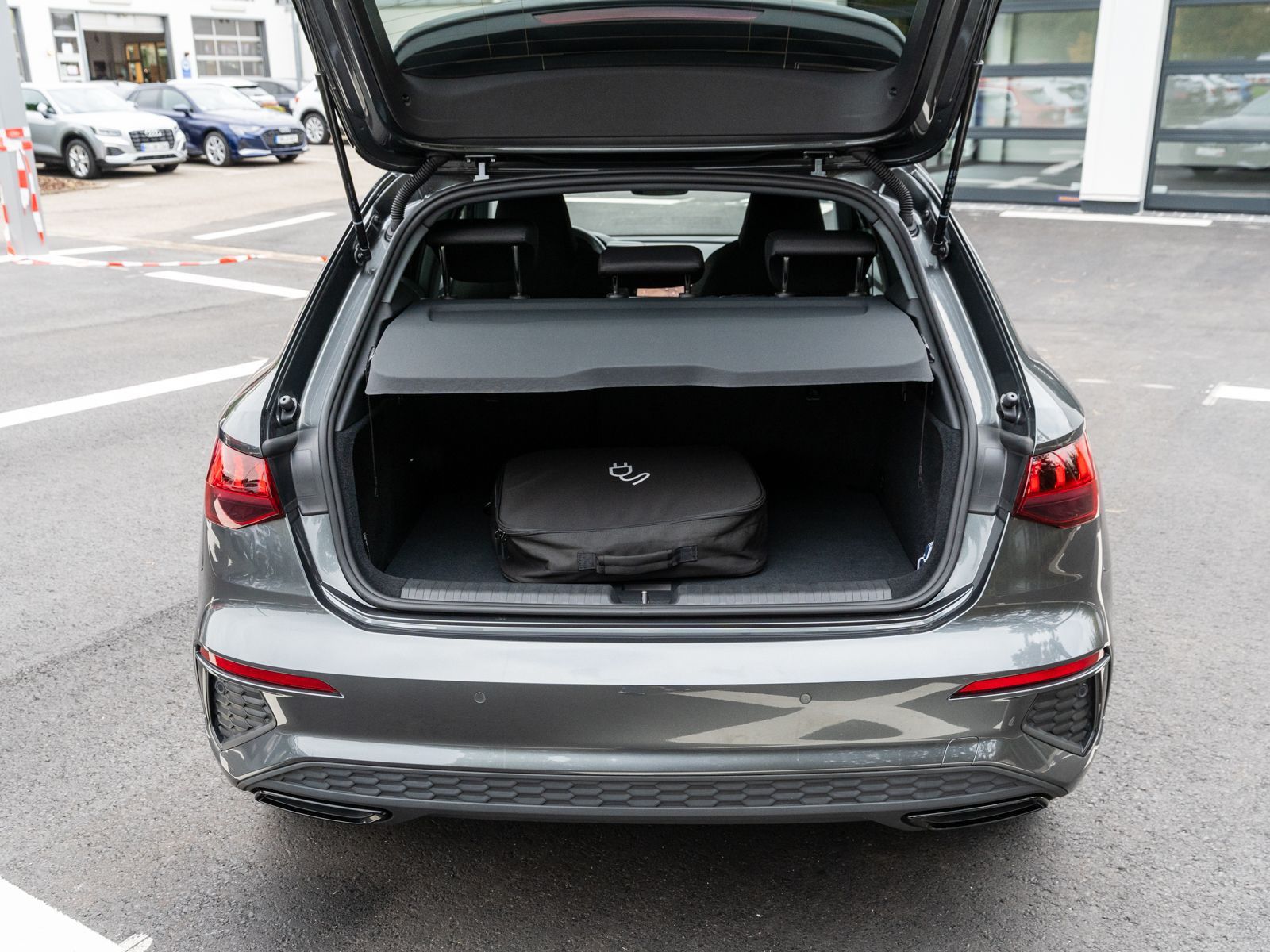 Audi A3 Sportback S line 45TFSI e NAVI LED ACC RFK VC