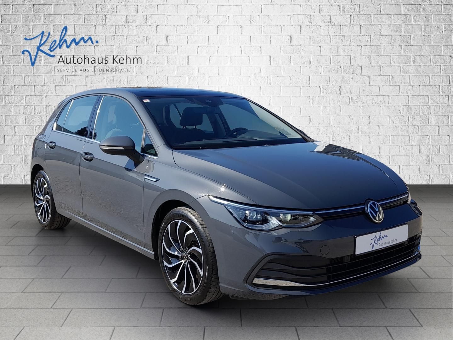 Volkswagen Golf Style VIII 1.5 TSI - Samsaru's Car Outlet