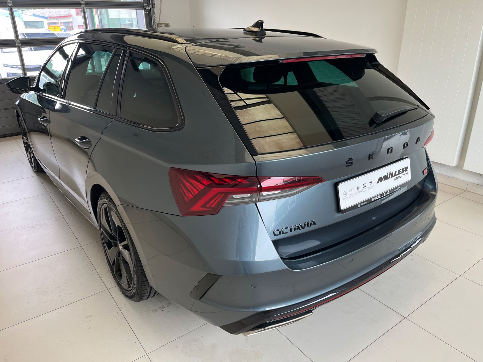 Skoda Octavia Combi RS 4x4 - Samsaru's Car Outlet