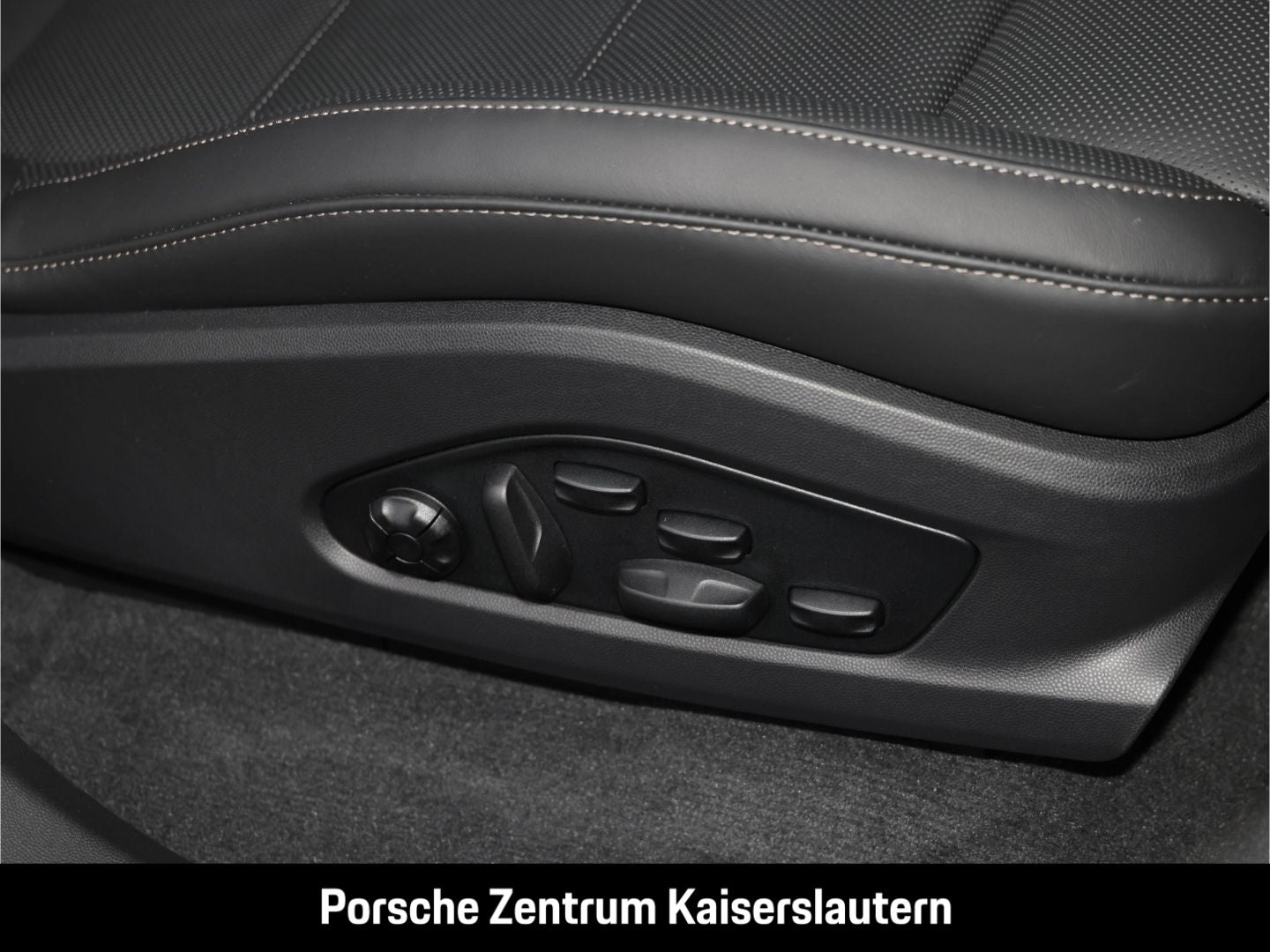Porsche Macan Turbo LED-Matrix InnoDrive Surround-View