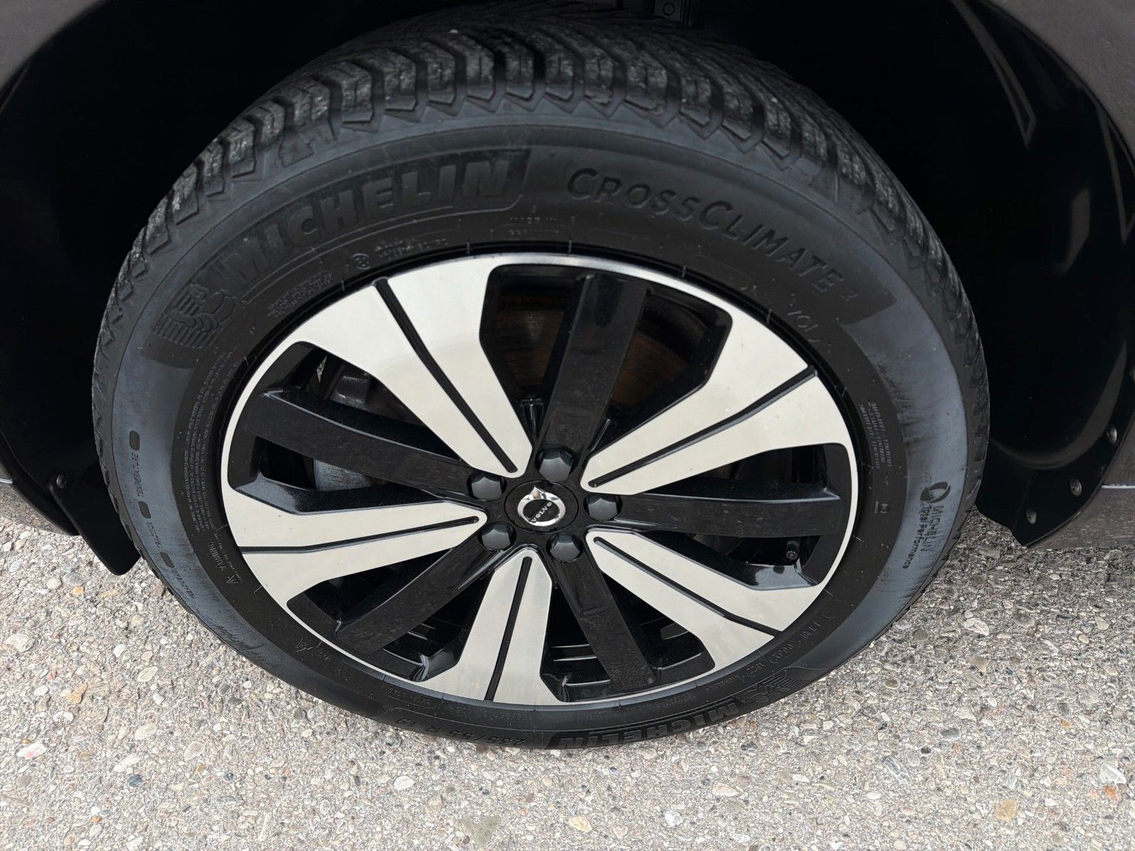 Volvo XC60 R Design Recharge Plug-In Hybrid AWD