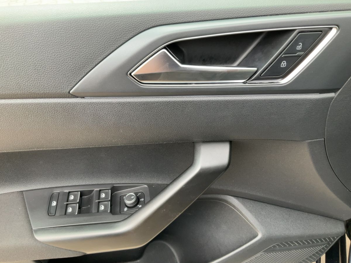 Volkswagen Taigo 1.5 TSI DSG R-LINE - Samsaru's Car Outlet