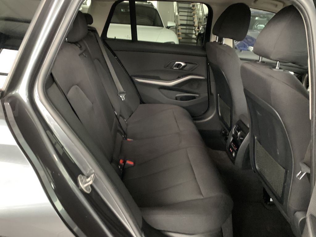 BMW 318d Touring Advantage - Samsaru's Car Outlet