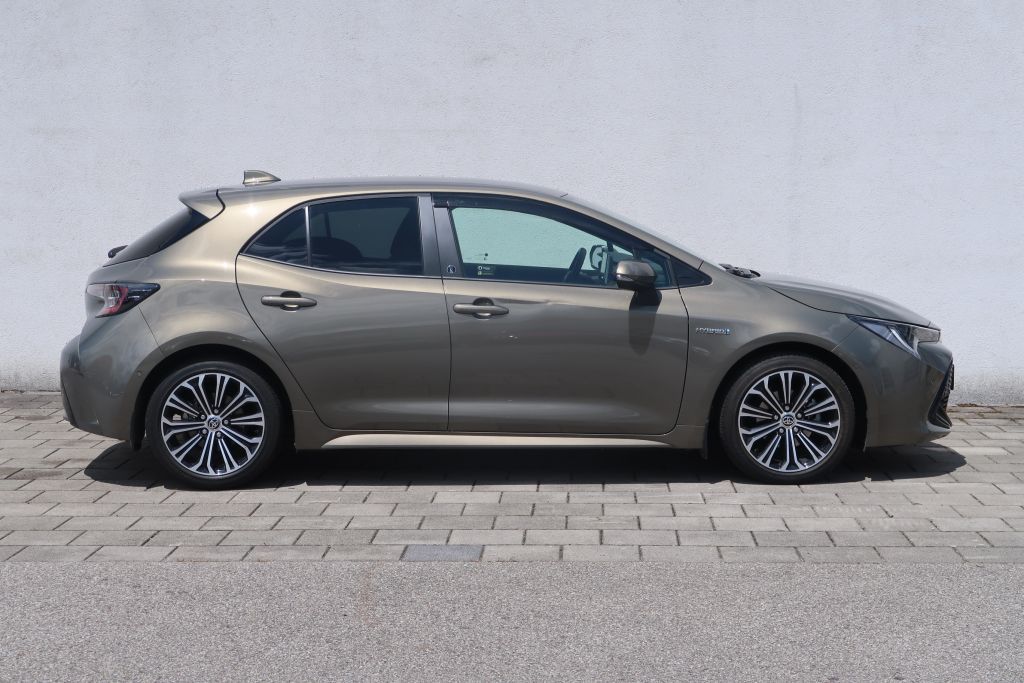Toyota Corolla 1.8 Hybrid - Samsaru's Car Outlet