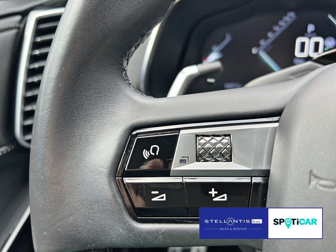 DS Automobiles DS 7 Crossback E-Tense Hybrid Louvre S&S (EU6d)
